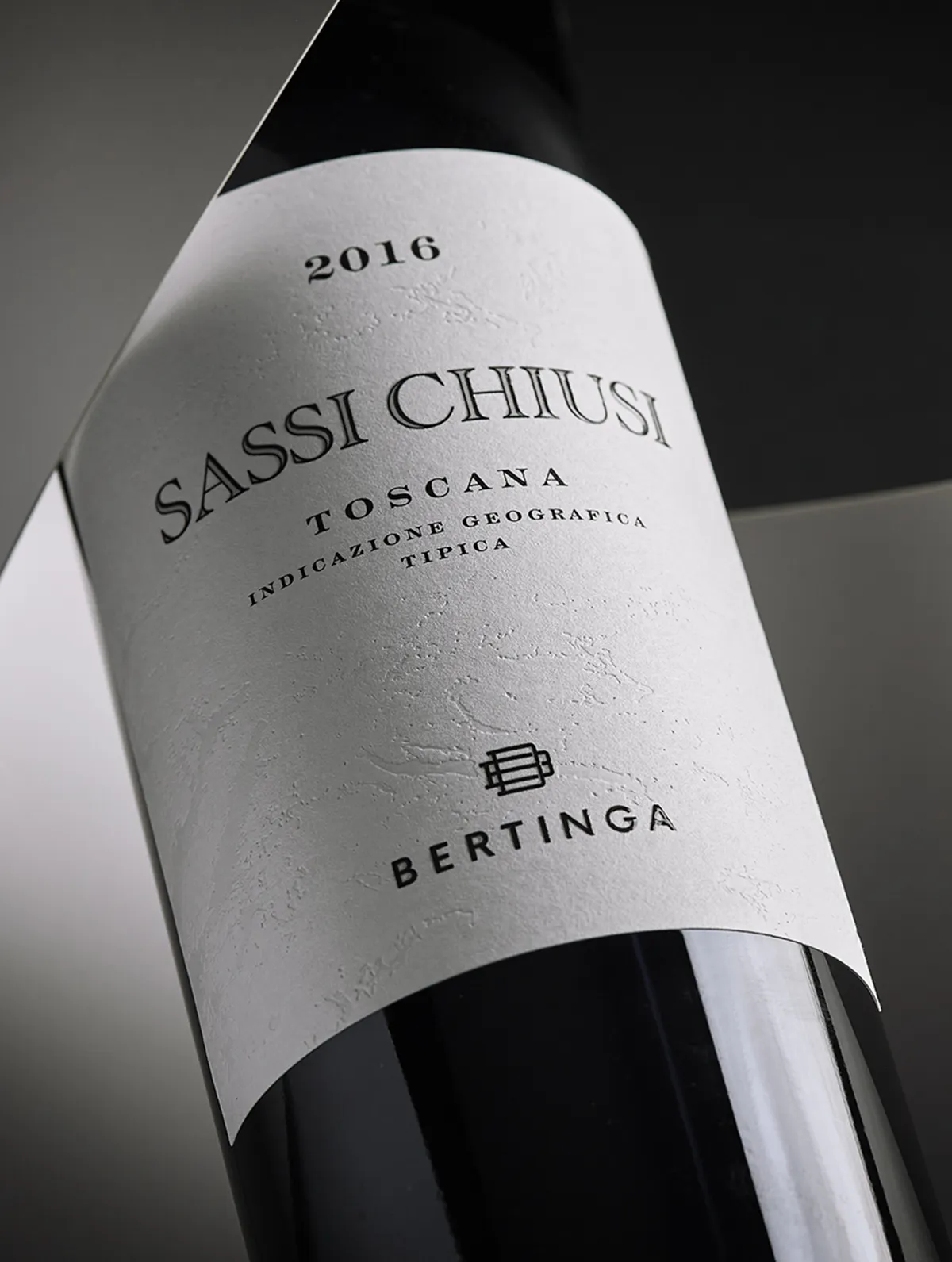 Bertinga - 我们设计了最好的标签，呈现真正的托斯卡纳葡萄酒。 - By HDG